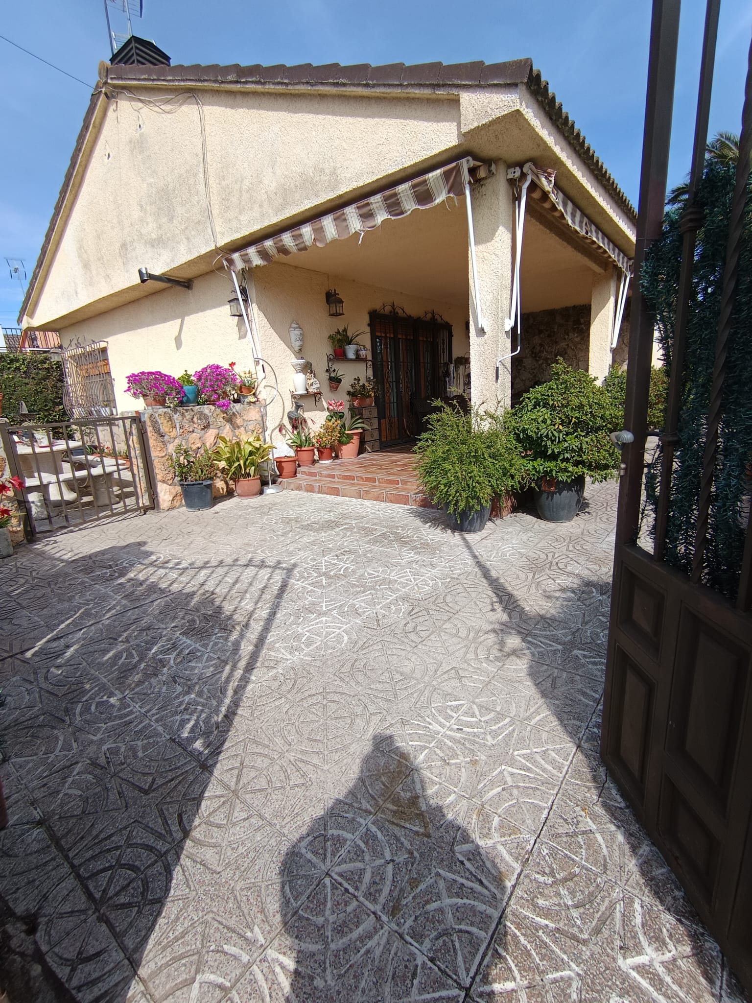 Fantástico chalet independiente con piscina